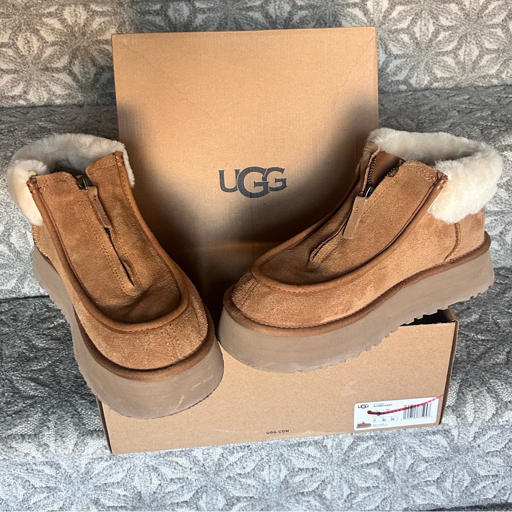 UGG FUNKETTE BOOT